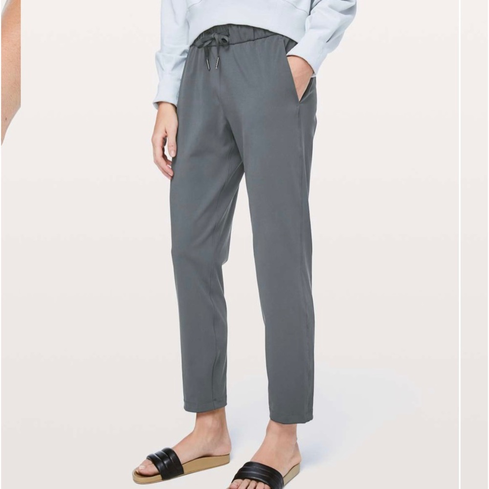 Lululemon On the Fly 7/8 Pant, Woven, Size 6, Gray ,Brand New with tags